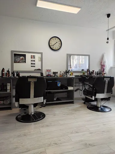 Salon Fryzjerski "Mistrzowie Grzebienia" - Agnieszka Ryś